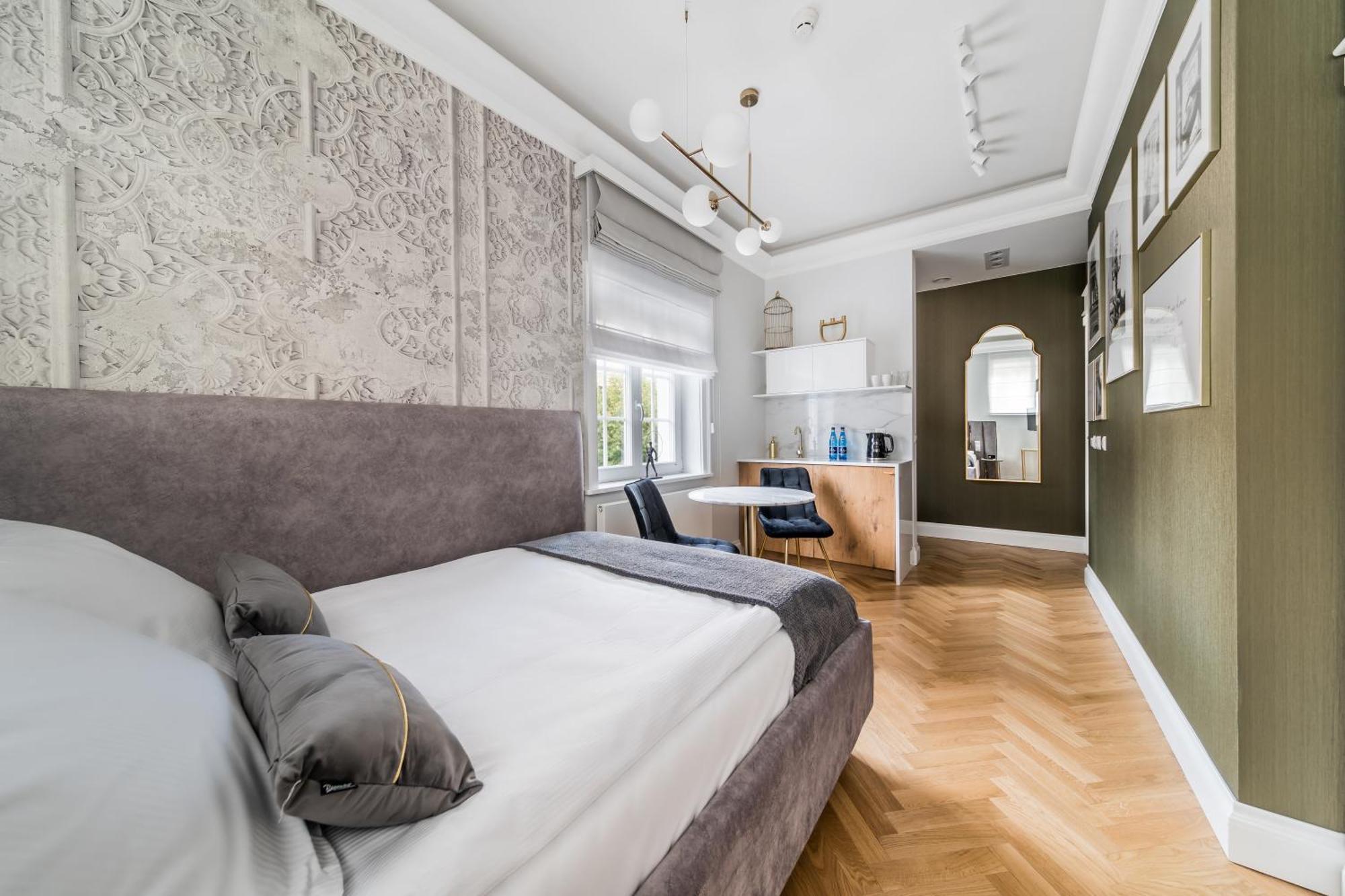 H Aparthotel Ełk Habitación foto